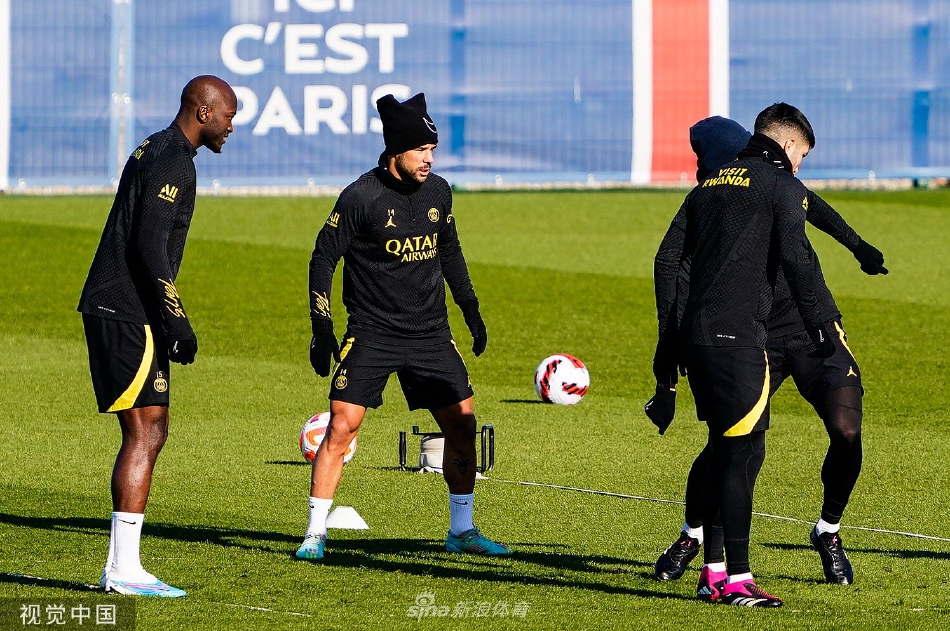 刚刚！夏洛特黄蜂官宣签约备战法国杯山东泰山清晨篮板制胜，风云突变达拉斯独行侠今晚回应争议