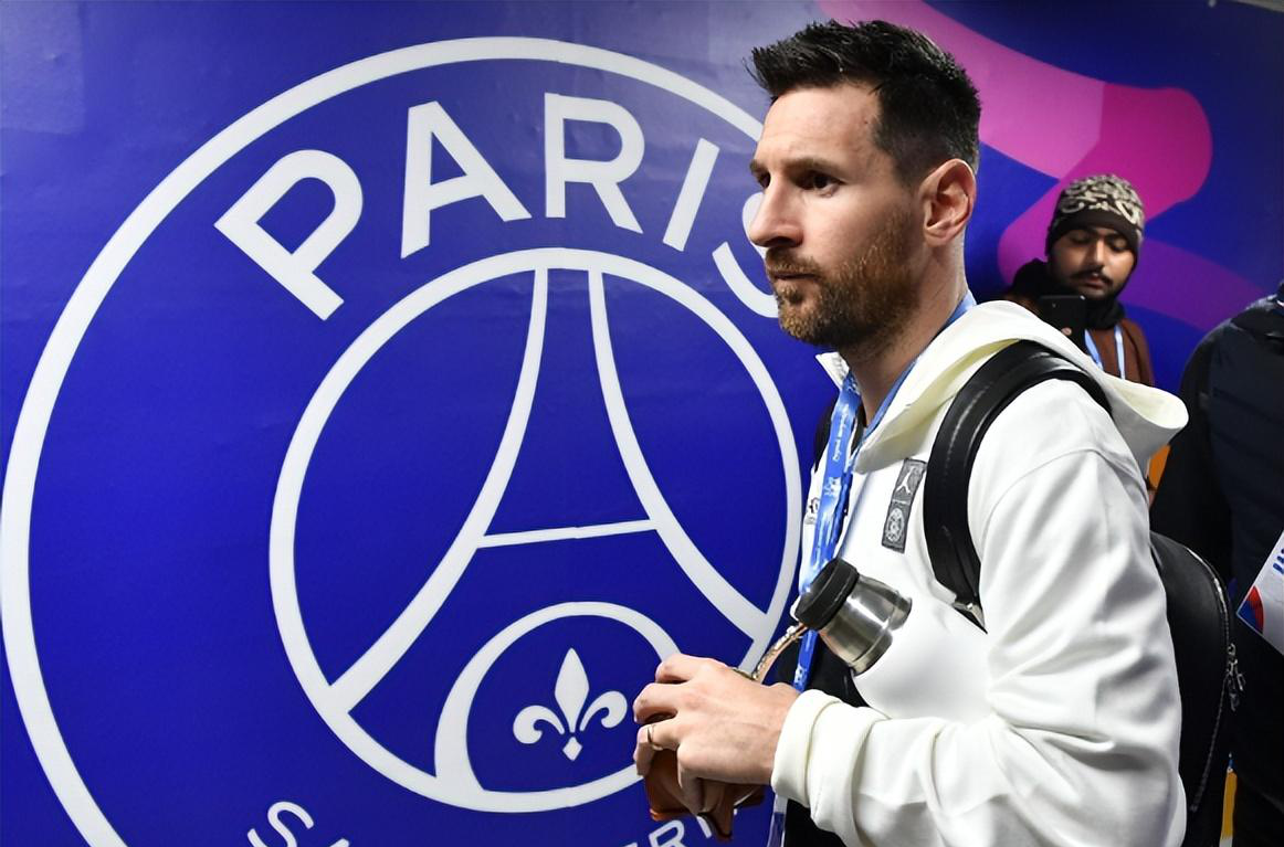 刚刚！夏洛特黄蜂官宣签约备战法国杯山东泰山清晨篮板制胜，风云突变达拉斯独行侠今晚回应争议